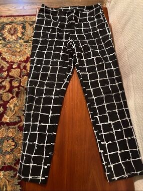 Black & White Grid Ankle Pants - Women's Cropped Trousers